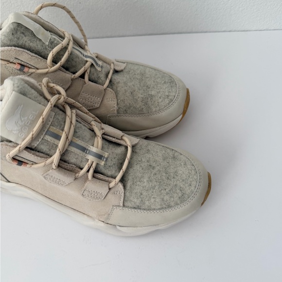 Sorel Kinetic RNEGD Caribou Sneakers Boot SIZE 11 M  Beige Grey Waterproof - Picture 3 of 9